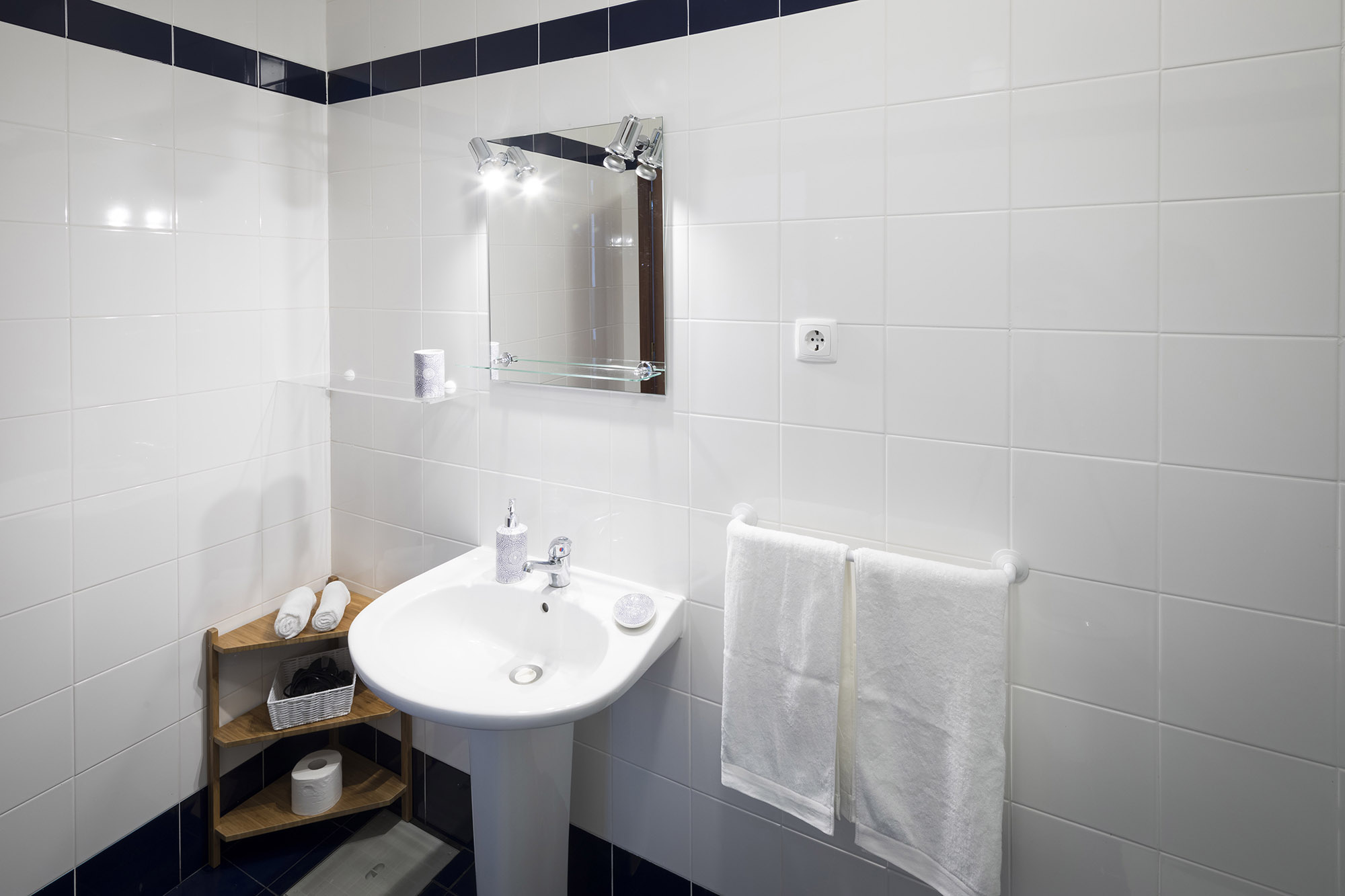 Room Ribafria: bathroom