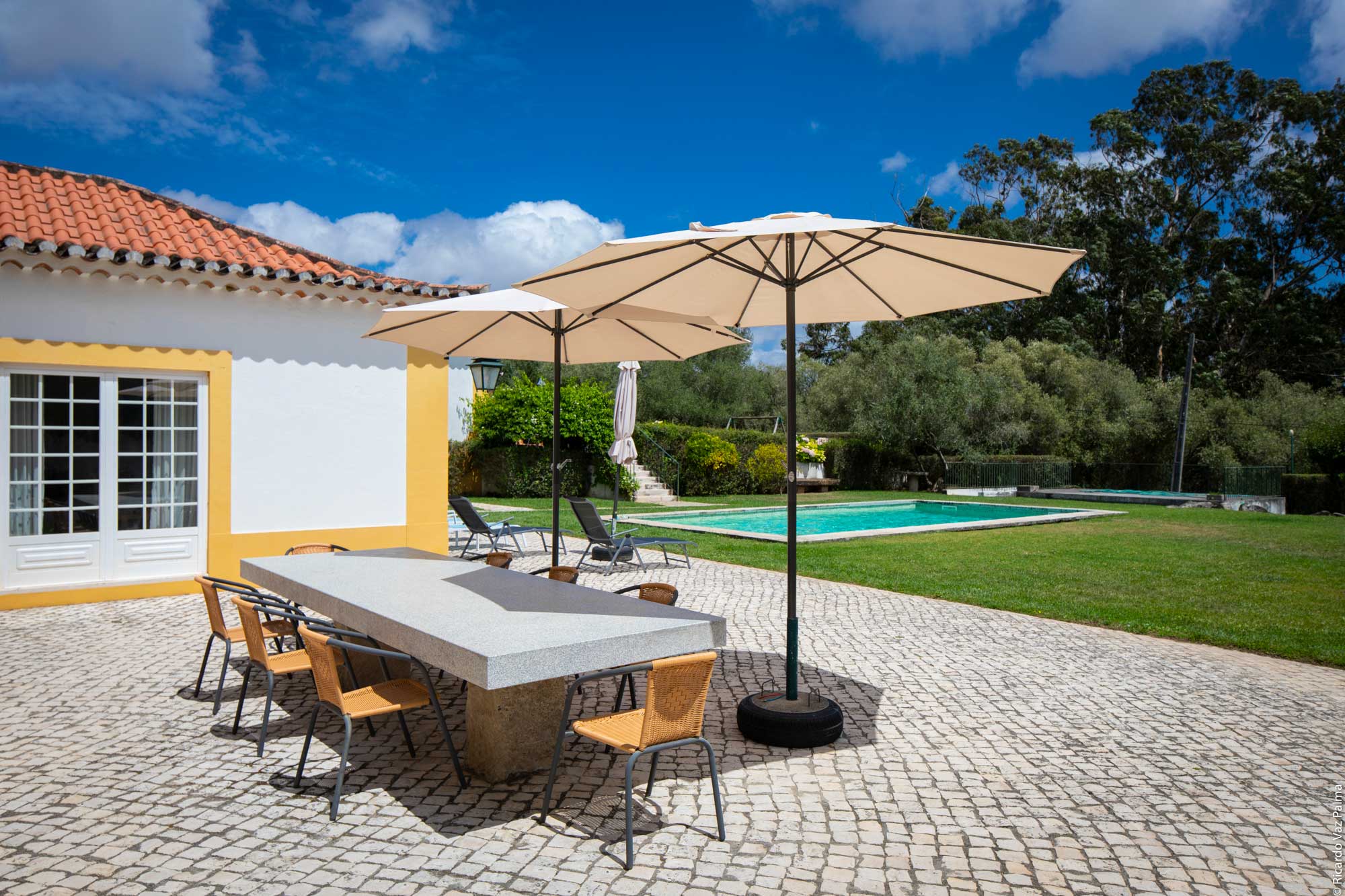 Solarium and swimming pool